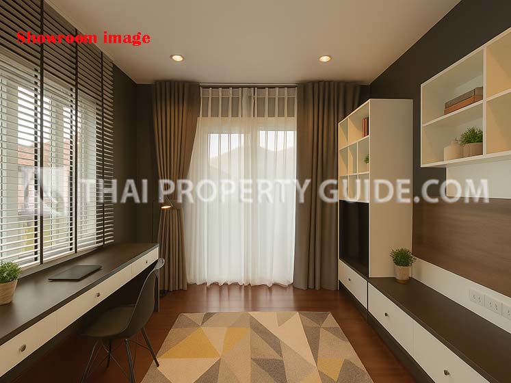 House with Shared Pool in Sukhumvit 